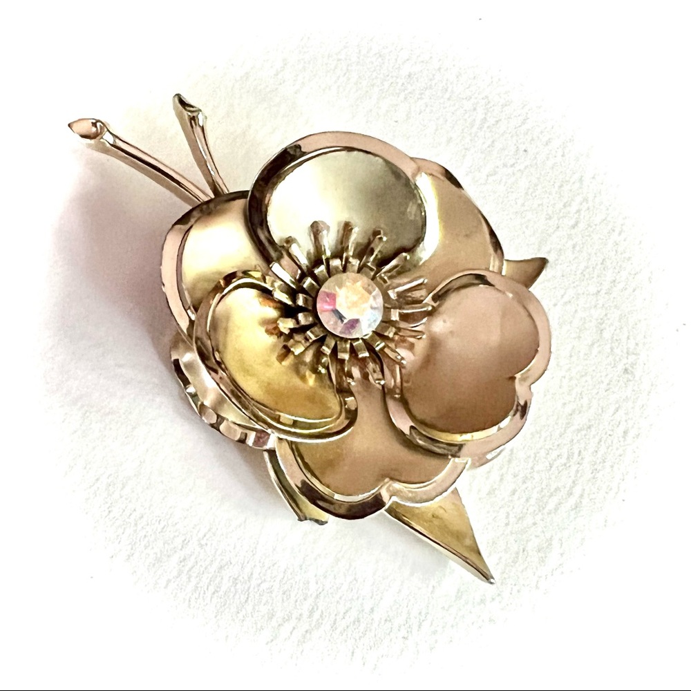 Vintage Flower Brooch Gold Metallic Rhinestone Bouquet Floral Retro Pin